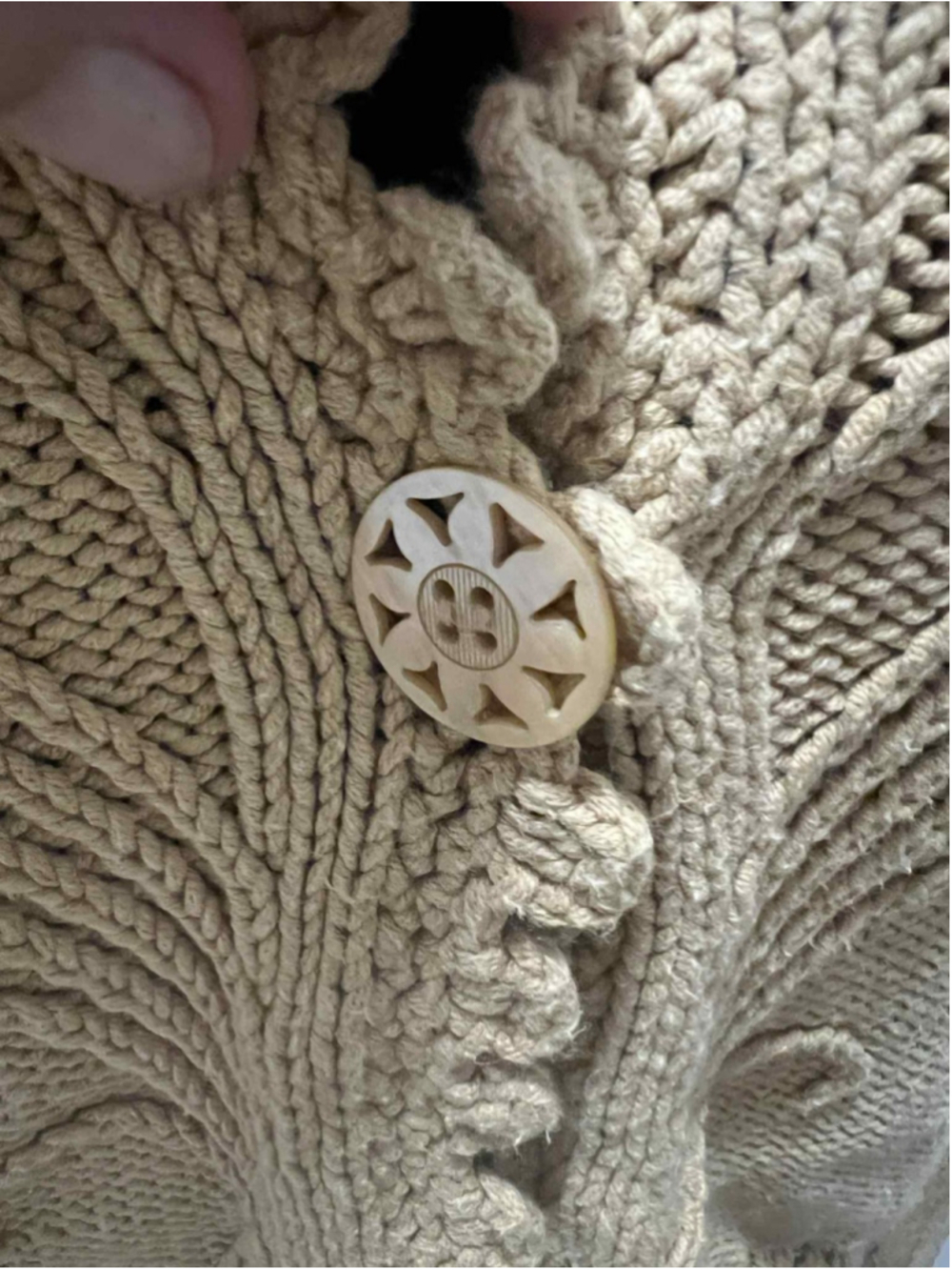 Liz Claiborne Womens Beige Knit Cardigan Sweater Scalloped Trim Button Front - Picture 6 of 9